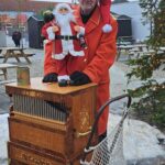 Lirekassemanden Madsen i juledress